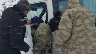 Adıyaman'da yolda mahsur kalanlar kartarıldı