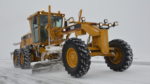 Ağrı'da ulaşıma kar engeli