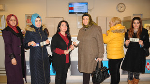 AK Partili kadınlar dolarlarını bozdurdu