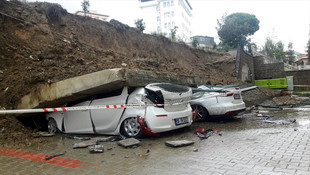 Alanya'da sağanak nedeniyle istinat duvarı çöktü