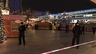 Almanya’nın başkenti Berlin’de bir Noel pazarına giren kamyon 9 kişinin ölümüne, çok sayıda kişinin yaralanmasına yol açtı.