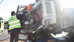 Ankara'da otomobil ile kamyon çarpıştı: 1 ölü, 1 yaralı