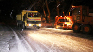 Balıkesir'de ulaşıma kar engeli