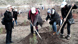 Başkentte öğrenciler fidan dikti