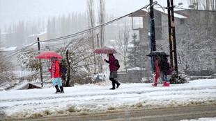 Bitlis'te eğitime kar engeli