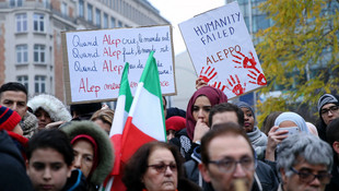 Brüksel'de Halep'e destek gösterisi