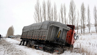 Cenaze yolunda trafik kazası: 5 yaralı
