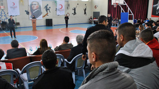 Cezaevindeki çocuklara yılbaşı eğlencesi