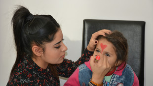 Diyarbakır'da hastanedeki çocuklara moral etkinliği