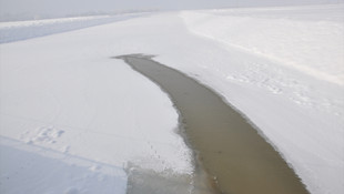 Karasu Nehri kısmen buz tuttu
