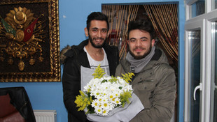 Dolar bozdurana çiçek bedava