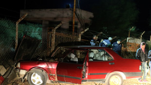 Dur ihtarına uymayan sürücü kaza yaptı: 2 yaralı