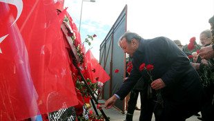 Emekli büyükelçilerden Şehitler Tepesi'ne ziyaret