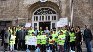 Engelli öğrencilerden örnek davranış