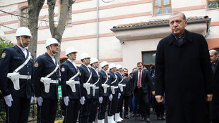 Erdoğan, Çevik Kuvvet Şube Müdürlüğünü ziyaret etti