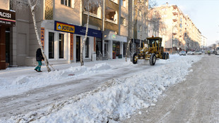 Erzurum'da karla mücadele çalışmaları