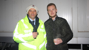 Gençlerden polislere çorba ikramı