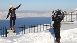 Göl manzaralı kayak merkezinde sezon açıldı