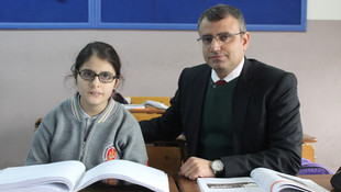 Ortaokul öğrencisi engelini azmiyle aşıyor