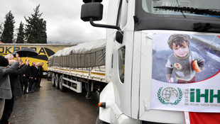 Halep'e 11 tır yardım malzemesi gönderildi