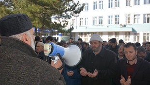 Halep'te hayatını kaybeden siviller için gıyabi cenaze namazı