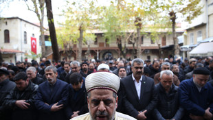 Halep'te hayatını kaybeden siviller için gıyabi cenaze namazı