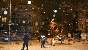 HDP binası önünde havaya ateş açan kişi gözaltına alındı