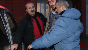 Hırsızlar girdikleri evdeki anne ve kızını darbetti