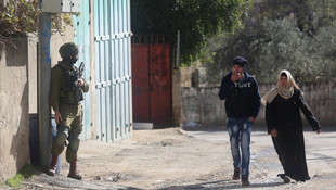 İsrail askerleri Batı Şeria'da 6 Filistinliyi gözaltına aldı