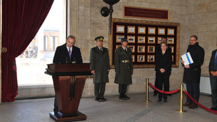 İsrail'in Ankara Büyükelçisi Na'eh Anıtkabir'i ziyaret etti