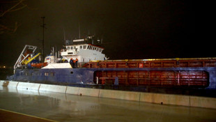 İstanbul'da 2 gemi karaya oturdu