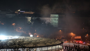 İstanbul Beşiktaş'ta Vodafone Arena yakınında bir patlama meydana geldiği bildirildi.