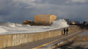 Karadeniz'de fırtına etkili oluyor