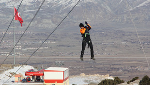 Kayak merkezindeki kurtarma tatbikatı gerçeğini aratmadı ​