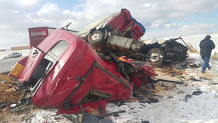 Konya'da iki tır çarpıştı: 1 ölü, 1 yaralı