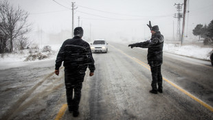 Kütahya'da kar yağışı ulaşımı olumsuz etkiliyor