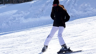 Lise öğrencileri ilk kez kayakla tanıştı