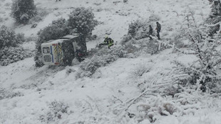 Manisa'da öğrenci servisi devrildi: 8 yaralı