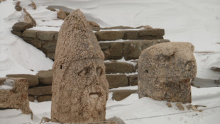 Nemrut beyaza büründü