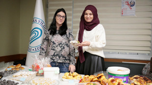 Öğrenciler Haleplilere yardım için kermes düzenledi
