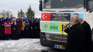 Öğrencilerden Halep'e 25 ton un