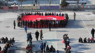 Öğrencilerden teröre anlamlı tepki