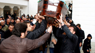 Okul servisinin altında kalarak ölen ana sınıfı öğrencisi toprağa verildi