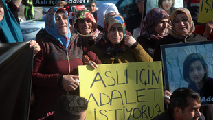 Ölen öğrencinin yakınları karayolunu trafiğe kapattı