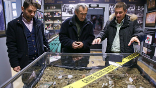 Ölümü hatırlatan kelepçeleri müzeye bağışladı