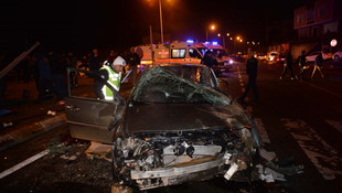 Ordu'da otomobil sinyalizasyon direğine çarptı: 4 yaralı