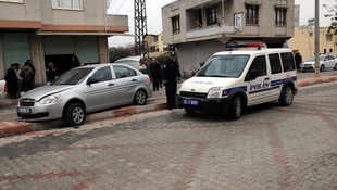 Polis aracı ile hafif ticari araç çarpıştı: 4 yaralı