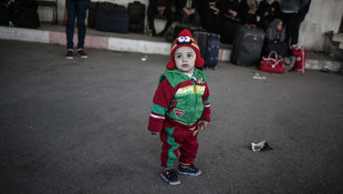 Refah Sınır Kapısı geçici olarak açıldı