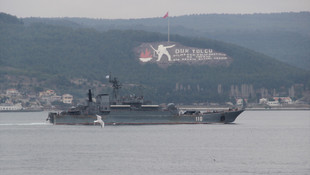 Rus askeri gemisi Çanakkale Boğazı'ndan geçti