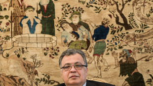Rusya'nın Ankara Büyükelçisi Andrey Karlov, Ankara'da katıldığı bir sergide silahlı saldırıya uğradı.